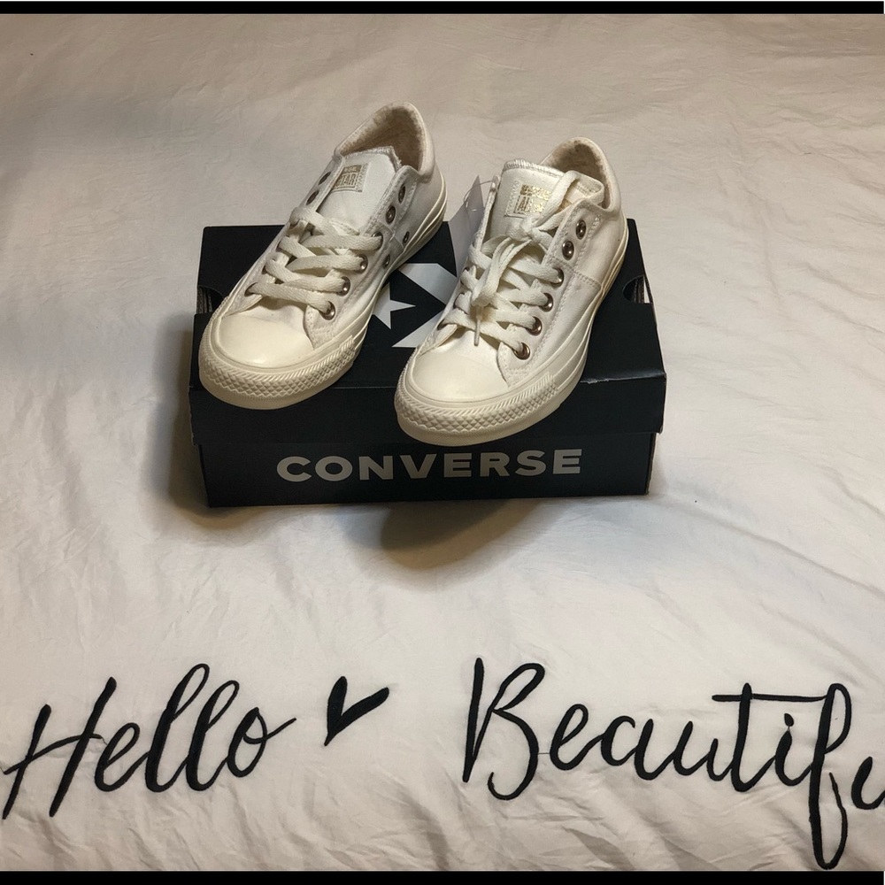 Converse sneakers size 7